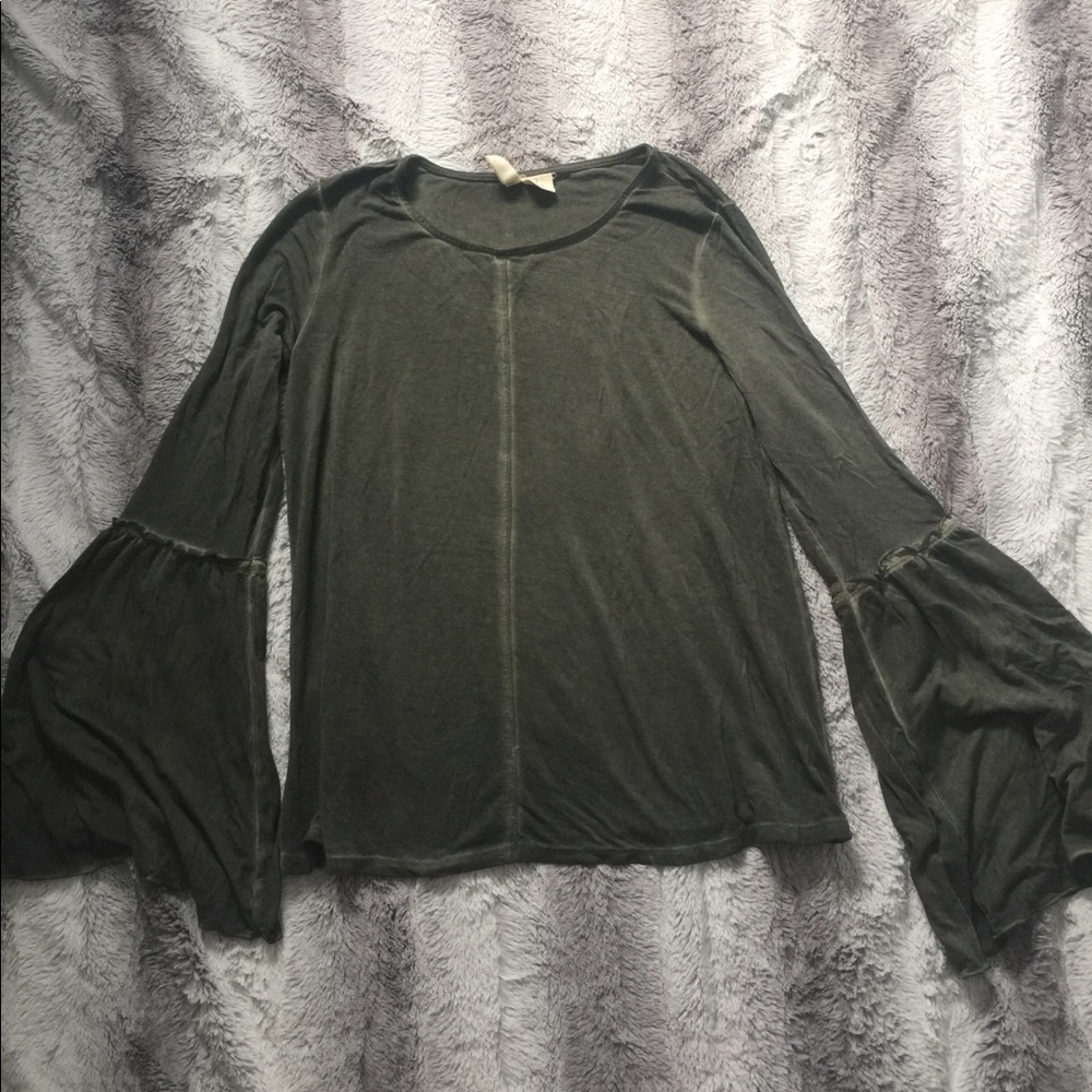 Green Flare Sleeve top